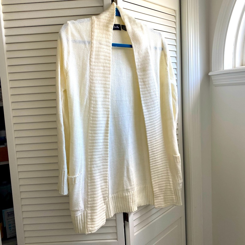 Excellent condition off-white sweater cardigan